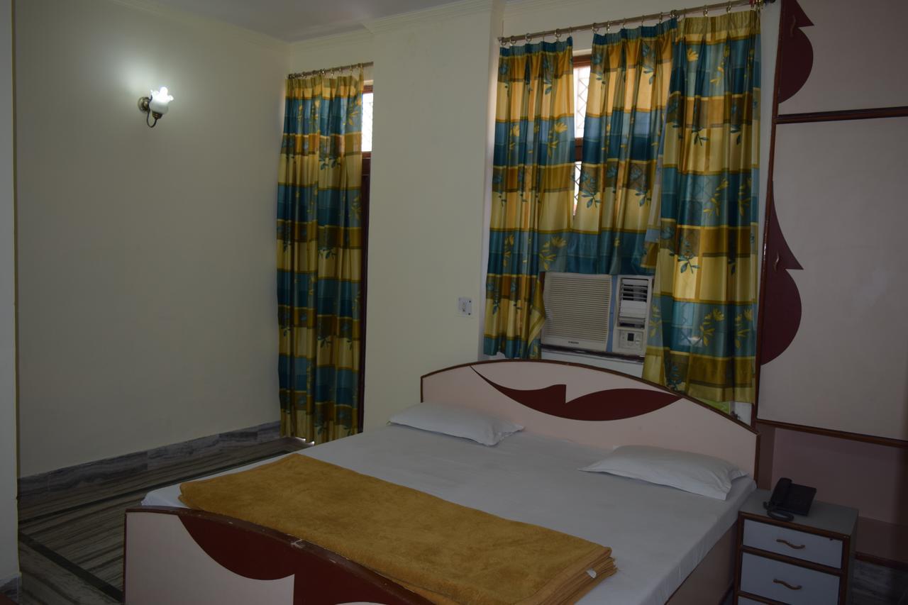 Hotel Raj Palace Рішикеш Екстер'єр фото